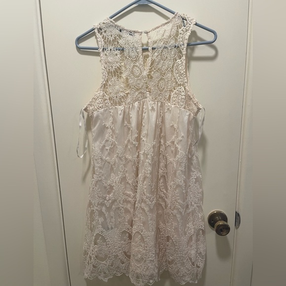 Blu Pepper Cream Lace Top - Picture 4 of 4